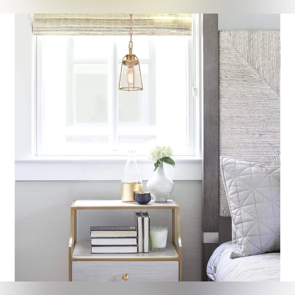 New Elegant Gold Pendant Light Fixture - Picture 3 of 9